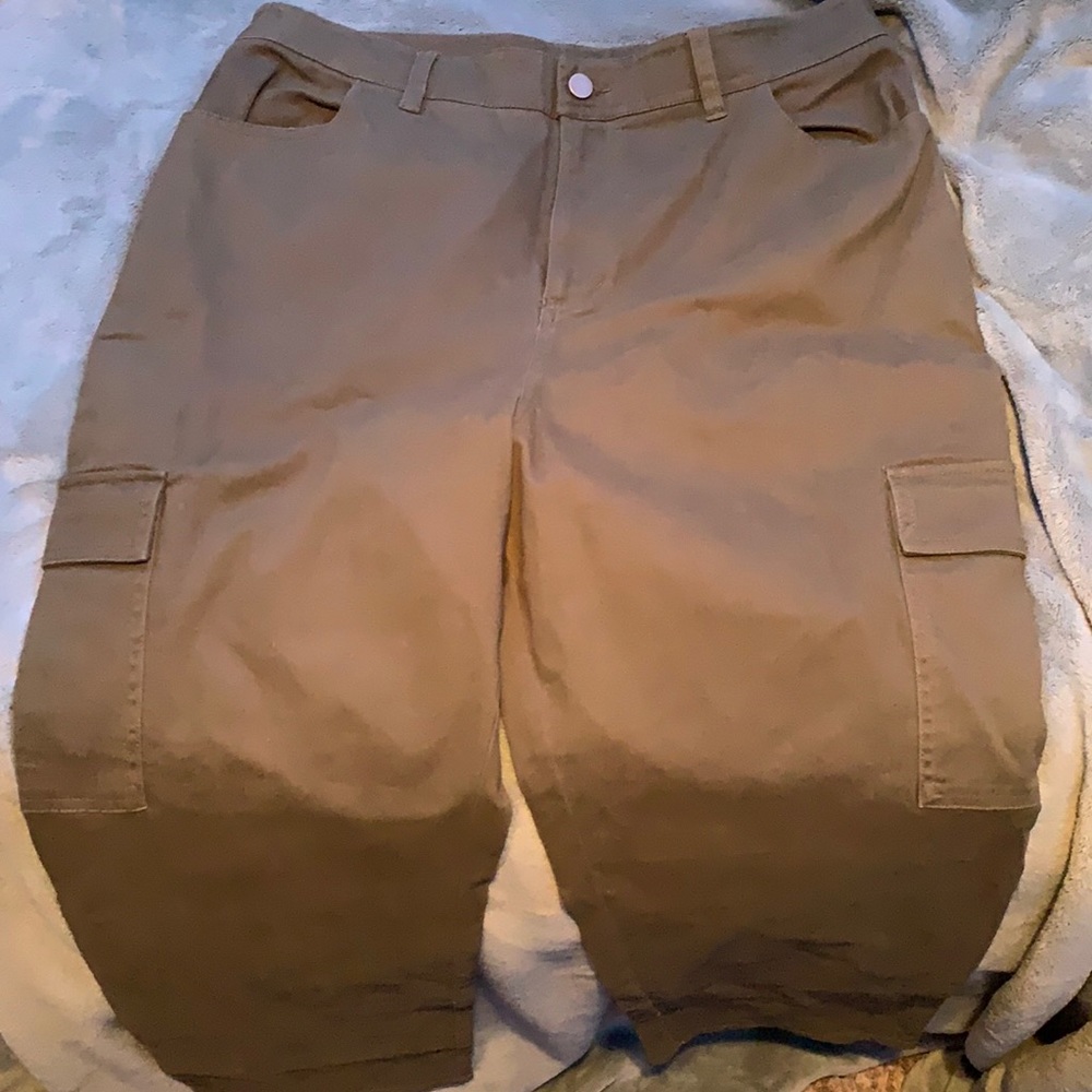Army green cargo pants